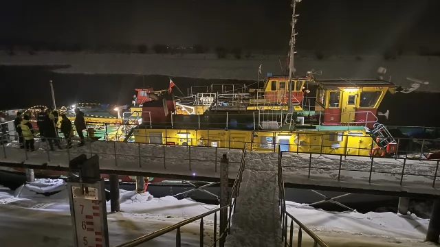 Tczew - Lodołamacze dotarły do Tczewa