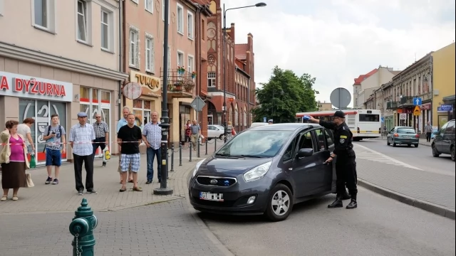 Tczew - Atak terrorystyczny na autobus - negocjacje przed ratuszem