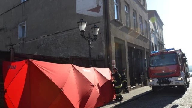 Tczew - Nie żyje 2-letnie dziecko i 81-letni mężczyzna. Tragiczny pożar na Starym Mieście