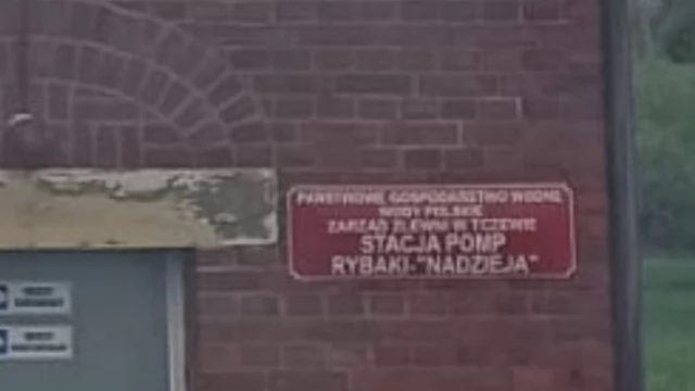 Tczew - Płonie zabytkowa przepompowania w Rybakach