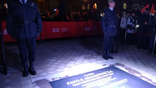 Tczew - Gdańsk wspomina Pawła Adamowicza w pierwszą rocznicę tragedii