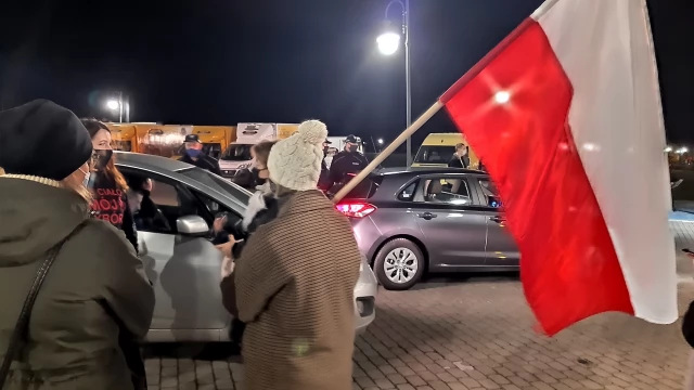 Tczew - Tczewianie znowu wyszli na ulice. #StrajkKobiet [WIDEO]