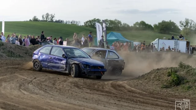 Tczew - Wataha Wrak Race. Ryk silników, tumany kurzu i ogromne serca