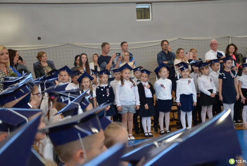Tczew - Pasowanie na ucznia w Szkole Podstawowej nr 4