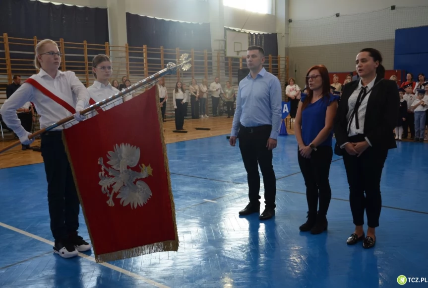 Tczew - Pasowanie na ucznia w Szkole Podstawowej nr 4