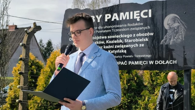Tczew - "Pamięci nie da się zakopać w dołach". Uczcili pamięć ofiar Katynia