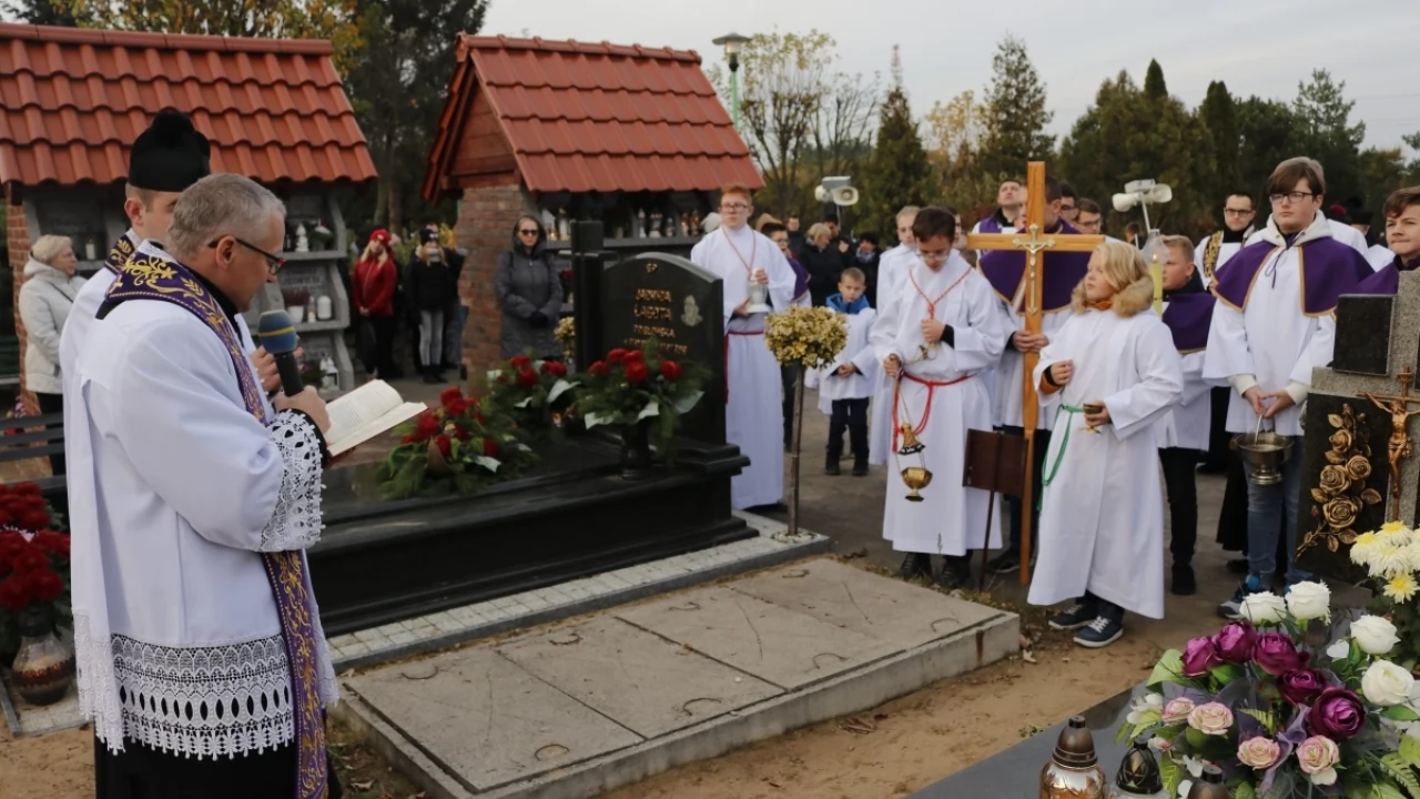 Tczew - Tczewianie tłumnie odwiedzali cmentarze