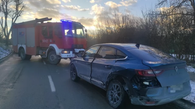 Tczew - Zderzenie dwóch osobówek na Czyżykowskiej. W jednym z aut roczne dziecko [AKTUALIZACJA]