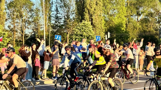 Tczew - Łatwogang przejechał przez Tczew w drodze po rekord i zdrowie dzieci!