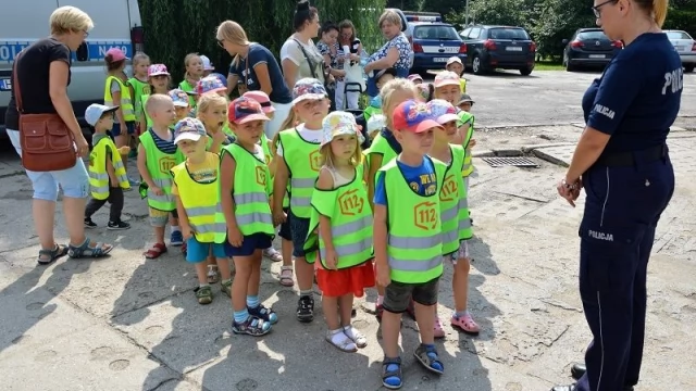 Tczew - Policjanci uczyli przedszkolaków bezpiecznych zachowań