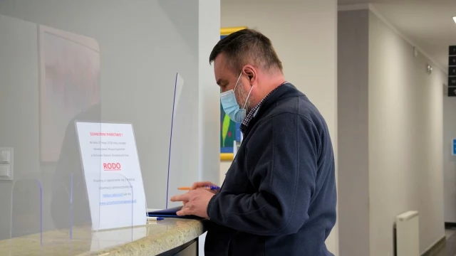 Tczew - Prezydent Tczewa namawia do szczepień, rząd kusi loterią