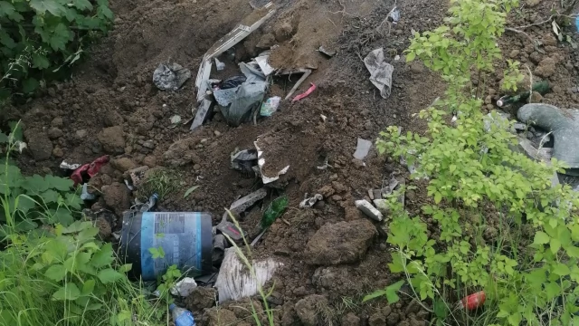 Tczew - Ciężarówki z odpadami na prywatnej posesji. Sprawę bada WIOŚ