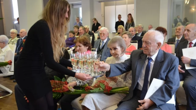 Tczew - Nawet 65 lat razem! W USC świętowały pary małżeńskie