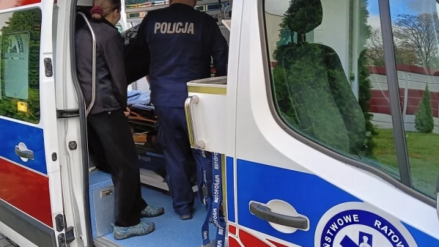 Tczew - Policjanci szkolili ratowników medycznych z zasad bezpieczeństwa i samoobrony