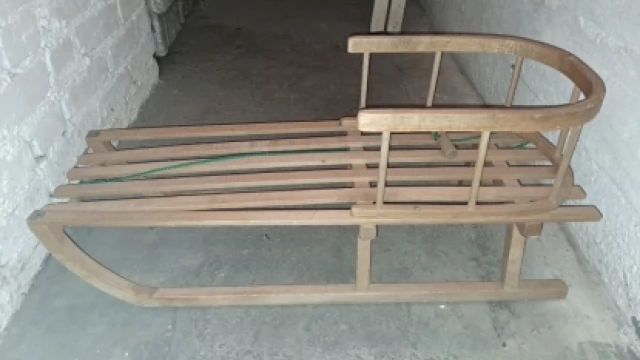 Tczew - Drewniane sanki dla dziecka