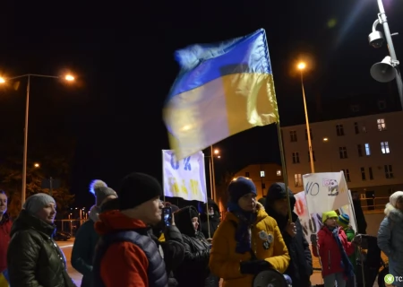 Tczew - Antywojenna demonstracja przeszła ulicami Tczewa
