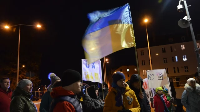 Tczew - Antywojenna demonstracja przeszła ulicami Tczewa
