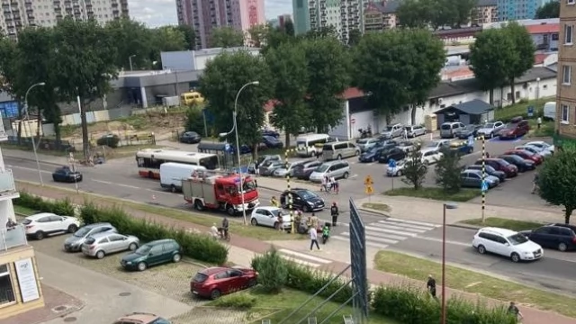 Tczew - Kolizja na Armii Krajowej. Jednoślad najechał na tył osobówki