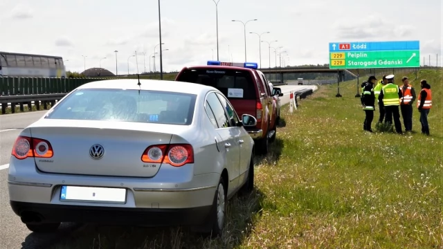 Tczew - Badali przyczyny wypadku ze skutkiem śmiertelnym. Ciężarówka najechała na tył matiza