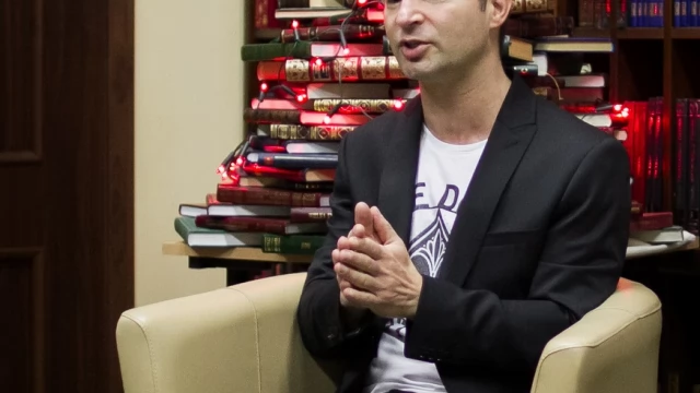 Tczew - Tomasz Hildebrandt o swojej nowej powieści "Czerwony szkwał"