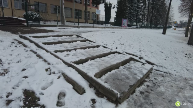 Tczew - Lodowisko przed szkołą ZSBiO