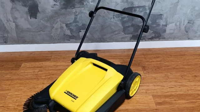 Tczew - Zamiatarka Kärcher S 650