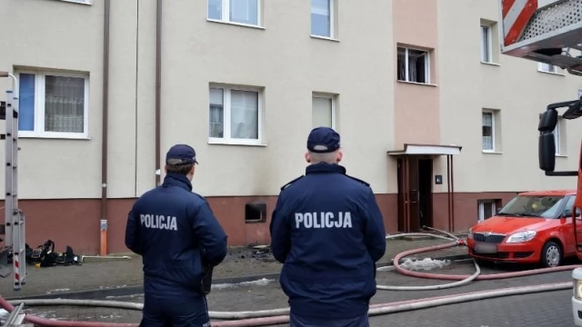 Tczew - Policja sprawdza, czy do pożaru na Saperskiej nie przyczyniły się osoby trzecie