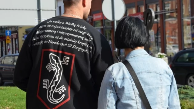 Tczew - Manifestacja przeciw przyjmowaniu uchodźców. Nie zabrakło radykalnych haseł