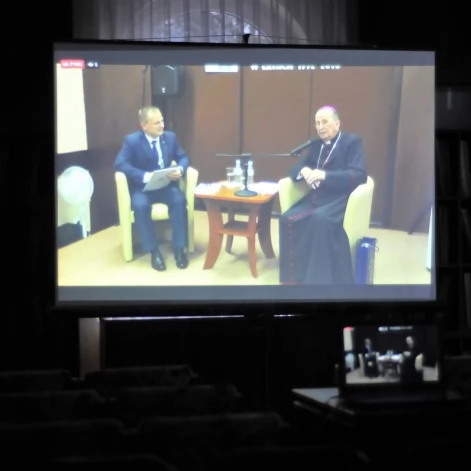 Tczew - Arcybiskup senior Henryk Muszyński w Miejskiej Bibliotece Publicznej
