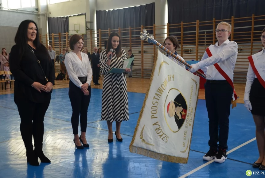 Tczew - Pasowanie na ucznia w Szkole Podstawowej nr 4