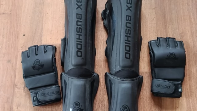 Tczew - Rękawice + ochraniacze