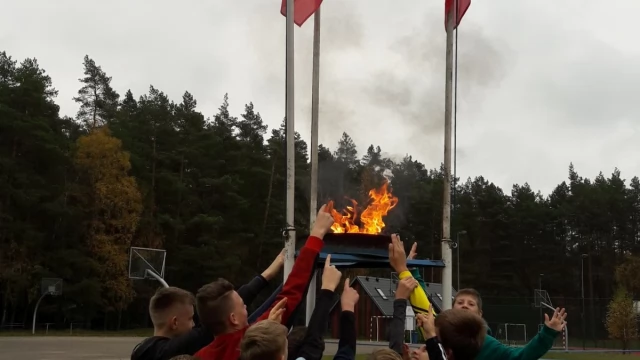 Tczew - Drugie miejsce uczniów SP 11 na XLVI Wojewódzkich Igrzyskach Dzieci w sztafetowych biegach przełajowych
