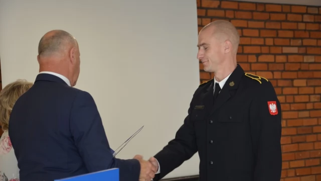 Tczew - Nie wahał się i wskoczył do wody, by ratować. O mało nie stracił życia