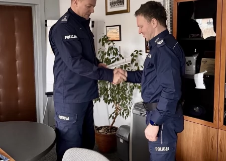 Tczew - Nagrodzeni za odwagę i profesjonalizm - komendant wyróżnił policjantów