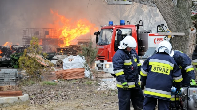Tczew - Poważny pożar w Zajączkowie Tczewskim. Kilkanaście zastępów straży na miejscu