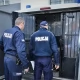 Tczew - Z pałką zaszarżował na policjantów. Padły strzały