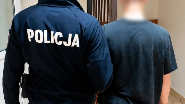Tczew - Po promilach kopał auto - straty na 5 tysięcy złotych