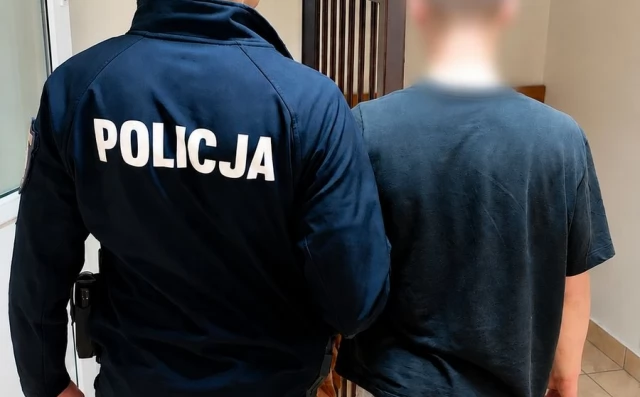 Tczew - Po promilach kopał auto - straty na 5 tysięcy złotych