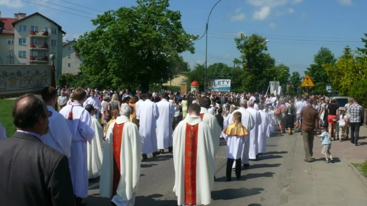 Tczew - Boże Ciało. Wierni wyszli na ulice