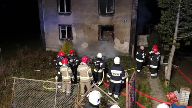 Tczew - Wyprowadzili 87-latka z płonącego domu. "Chwilę później wszystkich nas by już nie było"