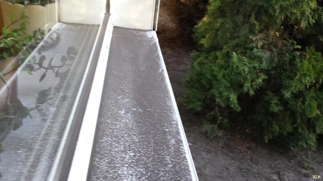 Tczew - Hałda keramzytu uprzykrza sąsiadom życie. W wietrzne dni parapety jak po wybuchu wulkanu