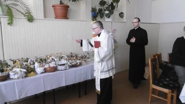 Tczew - Mieszkańcy Suchostrzyg spotkali się na wielkanocnym śniadaniu