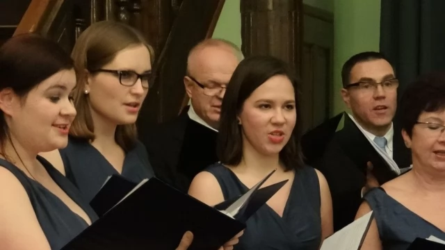 Tczew - XXVI Gniewskie Spotkania Kameralne - patriotyczny koncert chóru na początek