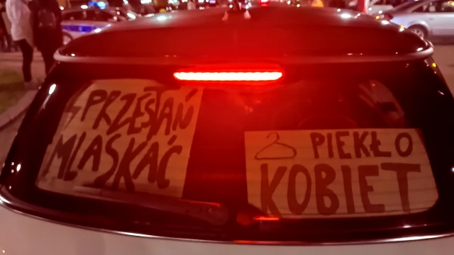 Tczew - Tczewianie znowu wyszli na ulice. #StrajkKobiet [WIDEO]