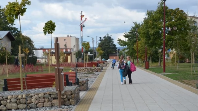 Tczew - Więcej zieleni, ławki, stary żuraw - łącznik na Suchostrzygach już gotowy