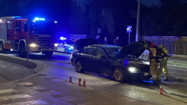 Tczew - Ulica Gdańska. Osobowe auto stanęło w płomieniach