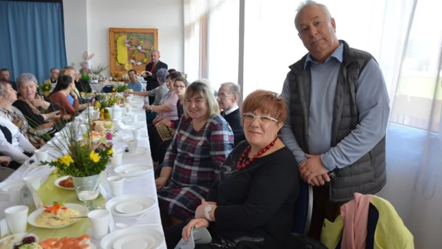 Tczew - Mieszkańcy Suchostrzyg spotkali się na wielkanocnym śniadaniu