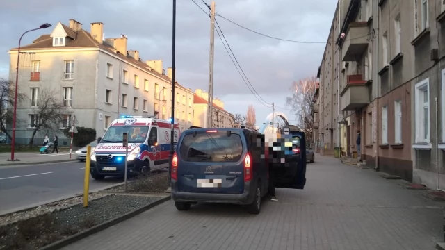 Tczew - Wojska Polskiego. Młody mężczyzna wtargnął pod koła osobówki