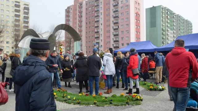 Tczew - Tłumy tczewian na spotkaniu wielkanocnym na Suchostrzygach
