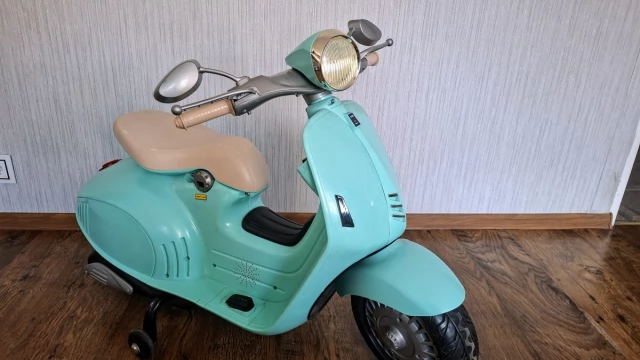 Tczew - Skuter elektroniczny włoska VESPA